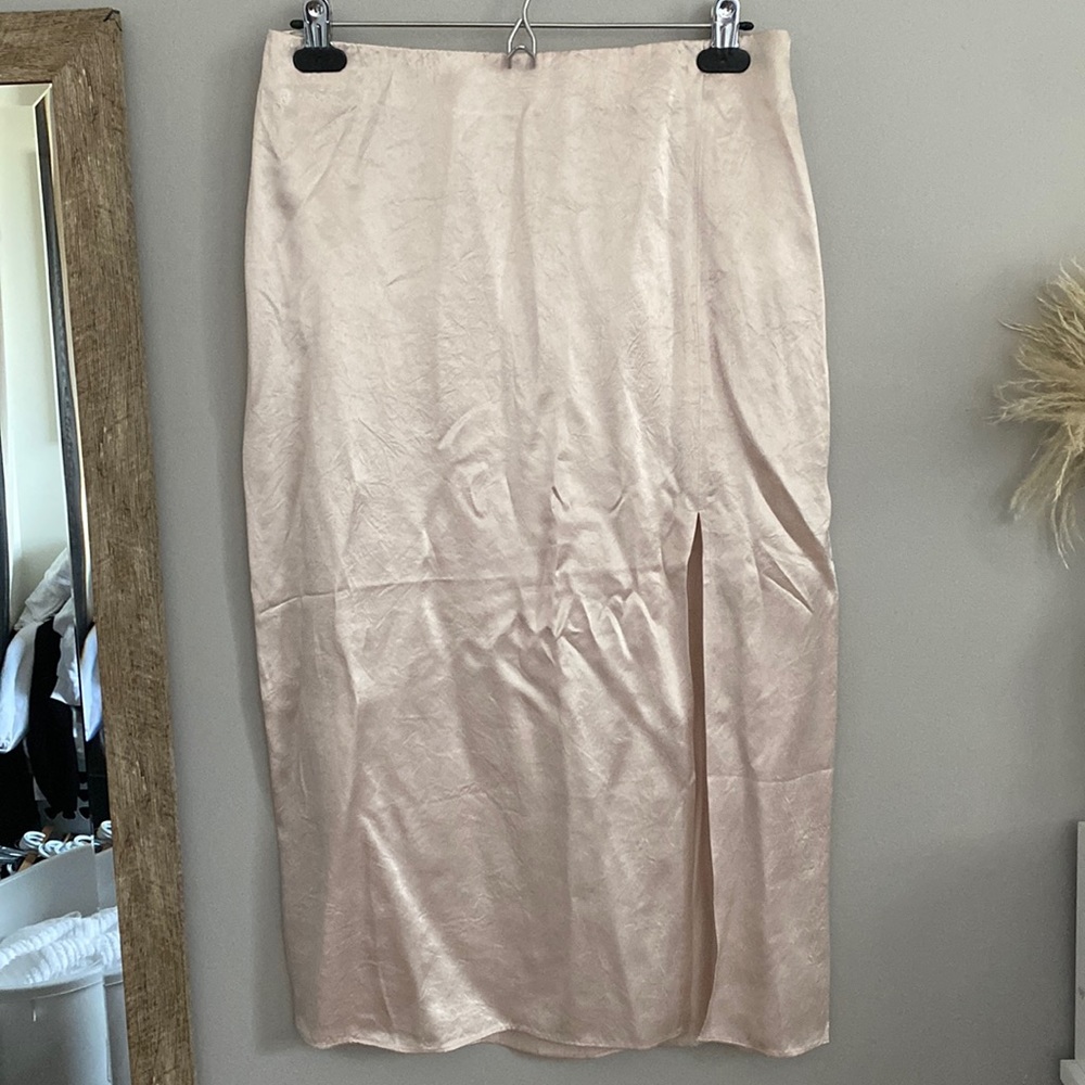 Aritzia Babaton skirt